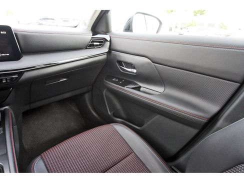 Certified 2025 Nissan Kicks SR FWD image 13