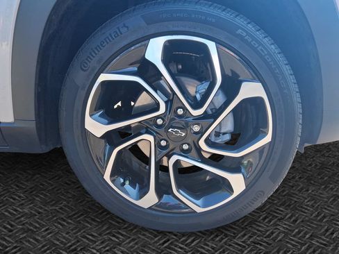 Used 2025 Chevrolet Trax RS w/ Driver Confidence Package FWD image 11