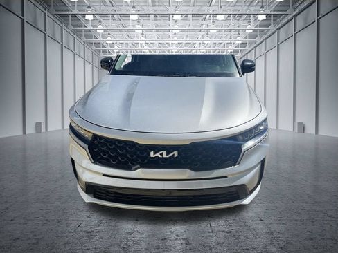 Used 2022 Kia Sorento S FWD image 3