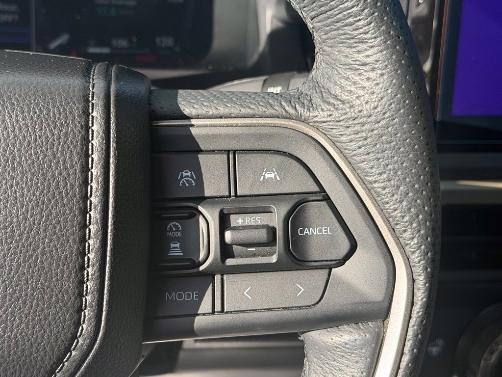 Used 2025 Toyota Tacoma TRD Off-Road w/ TRD Off Road Upgrade Package AWD/4WD image 31