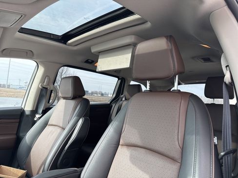 Used 2025 Honda Odyssey Elite image 12