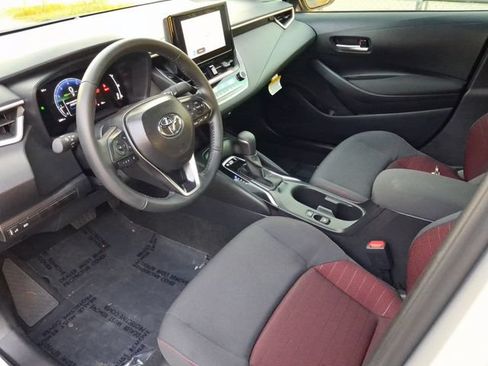 Used 2026 Toyota Corolla SE FWD image 11