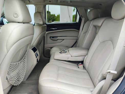 Used 2013 Cadillac SRX Luxury image 16