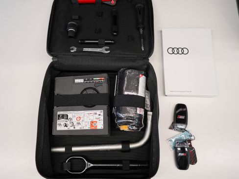 Used 2023 Audi R8 V10 performance RWD image 38