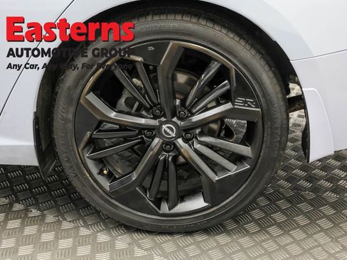 Used 2023 Nissan Altima 2.5 SR w/ SR Premium Package image 32