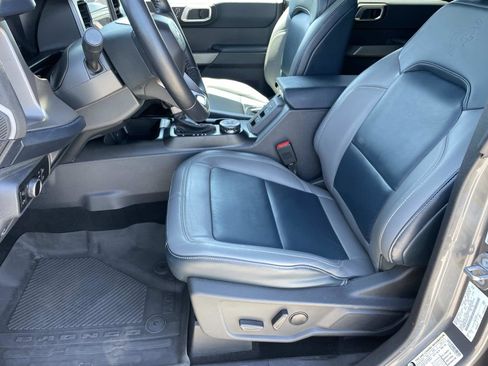 Used 2023 Ford Bronco Outer Banks w/ Sasquatch Package AWD/4WD image 16