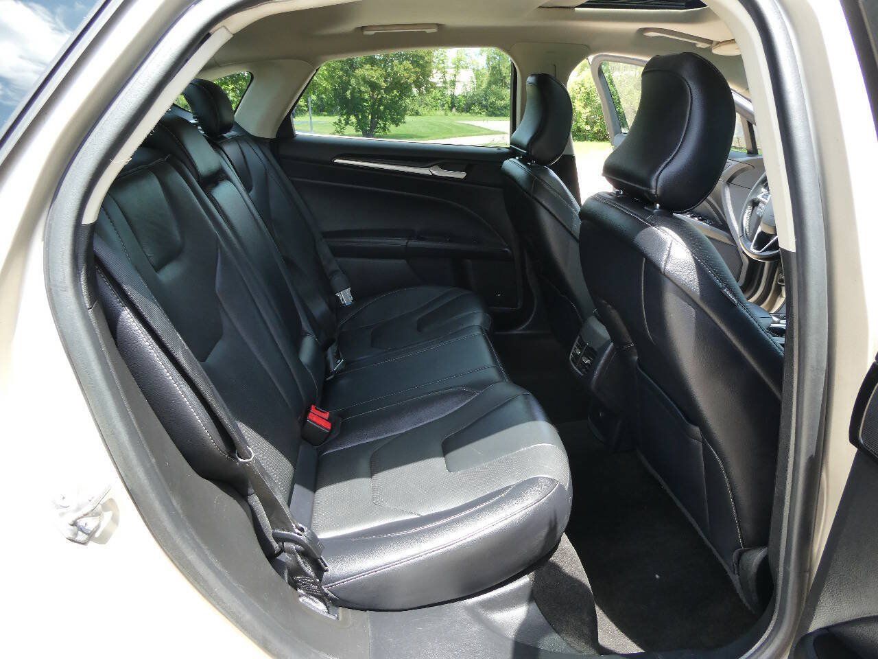 Used 2019 Ford Fusion Titanium AWD/4WD image 28
