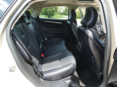 Used 2019 Ford Fusion Titanium AWD/4WD image 28