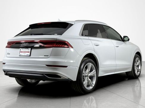 Used 2023 Audi Q8 Premium w/ Convenience Package AWD/4WD image 5