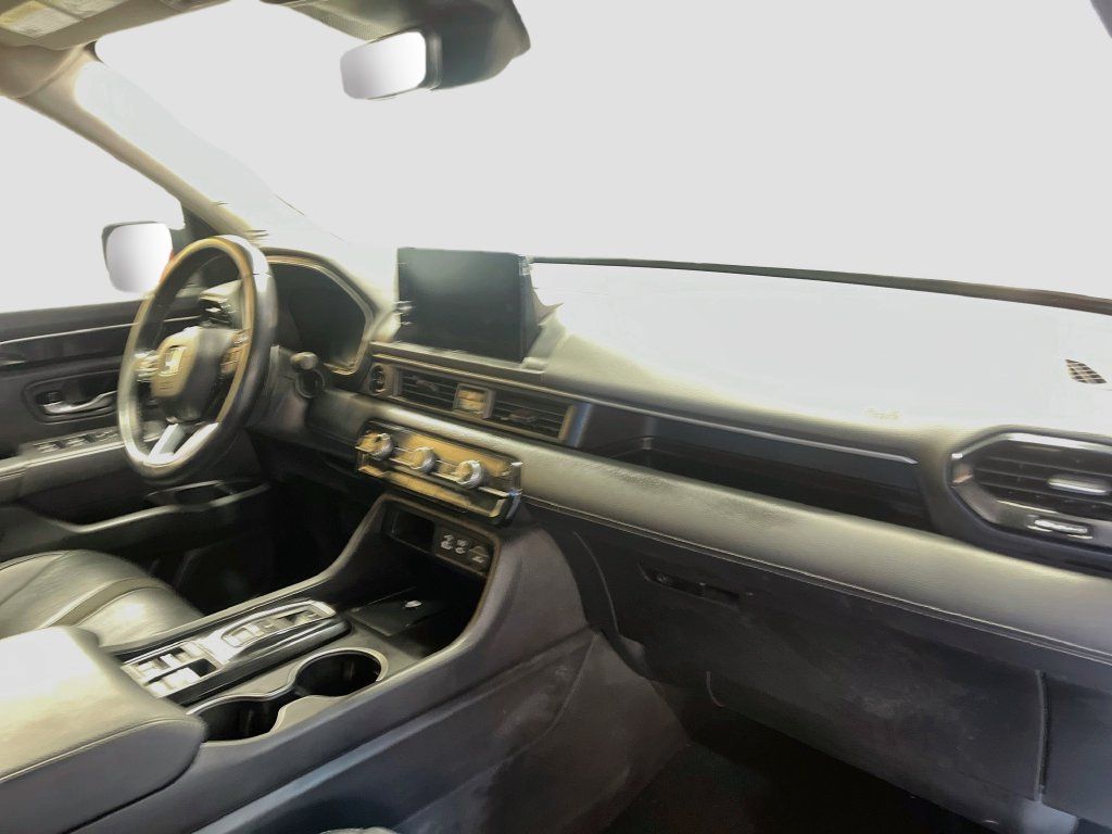 Used 2025 Honda Pilot Touring image 32