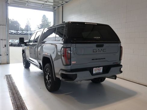 Used 2024 GMC Sierra 2500 AT4 w/ AT4 Premium Plus Package AWD/4WD image 8