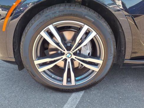 Used 2023 BMW X7 xDrive40i w/ M Sport Package image 7