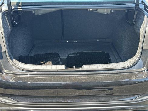 Certified 2025 Volkswagen Jetta SE w/ Sunroof Package FWD image 6