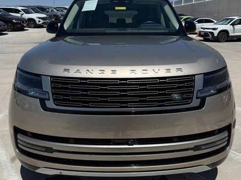 Used 2024 Land Rover Range Rover SE AWD/4WD image 4