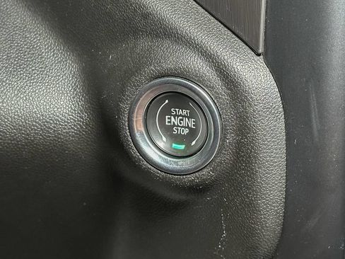 Used 2021 GMC Sierra 1500 AT4 w/ AT4 Value Package AWD/4WD image 32
