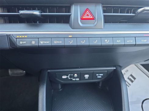 Used 2025 Kia K4 LXS image 18