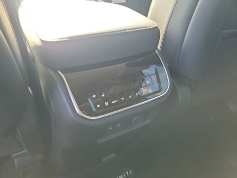 New 2026 INFINITI QX80 Luxe image 11
