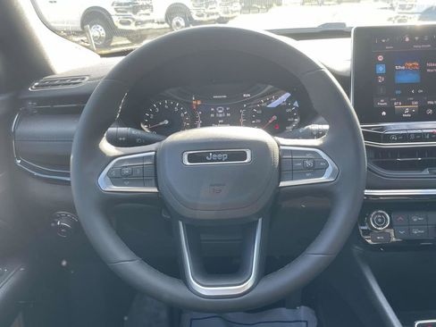 New 2026 Jeep Compass Latitude image 23