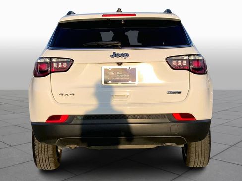 Used 2024 Jeep Compass Latitude image 4