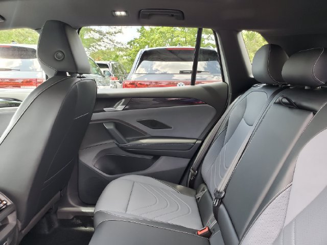 New 2026 Volkswagen Tiguan SE R-Line AWD/4WD image 10