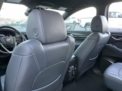Used 2022 Buick Enclave Premium image 27