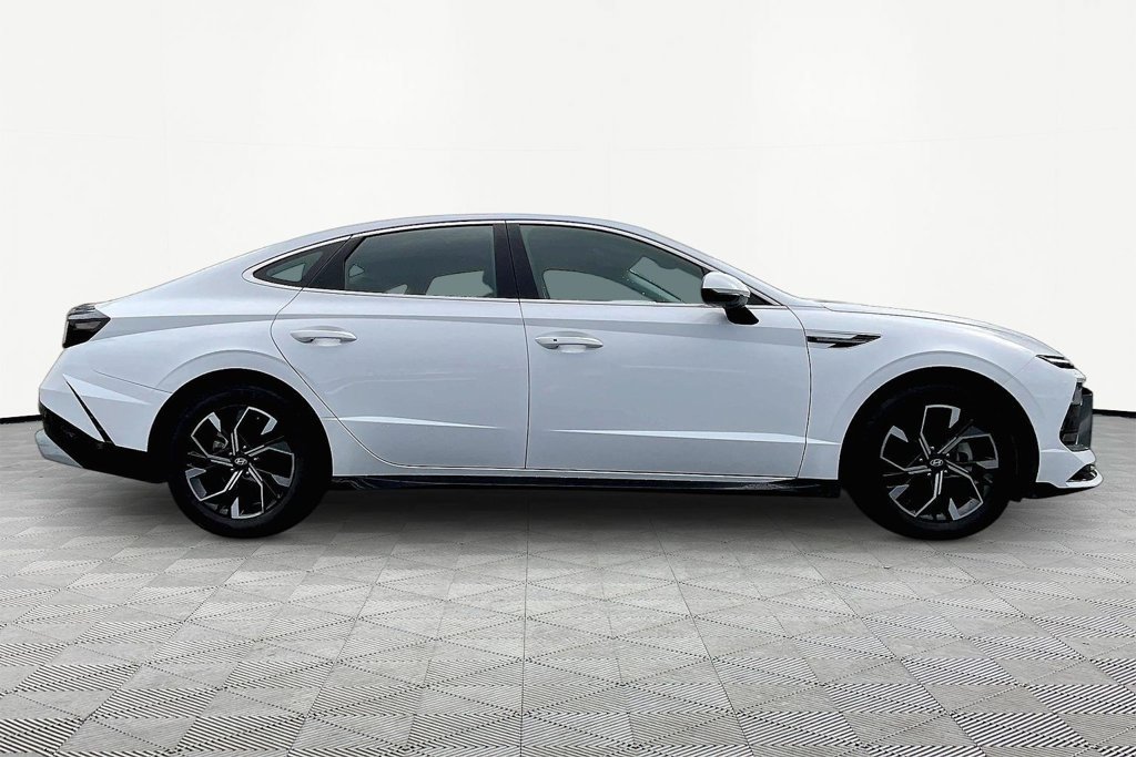 Used 2025 Hyundai Sonata SEL FWD image 8