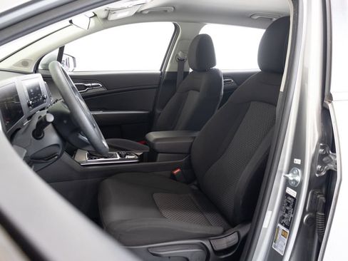 Used 2025 Kia Sportage LX FWD image 18