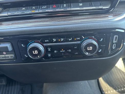 Used 2025 Chevrolet Silverado 1500 LT image 11