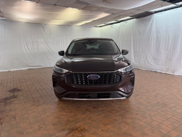 Certified 2023 Ford Escape Active AWD/4WD image 2
