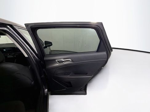 Used 2026 Kia Sportage LX FWD image 29