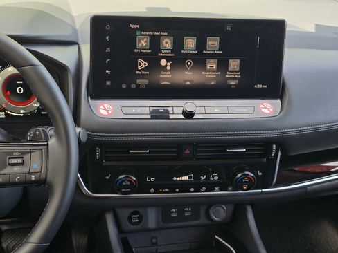 Certified 2026 Nissan Rogue SL AWD/4WD image 16