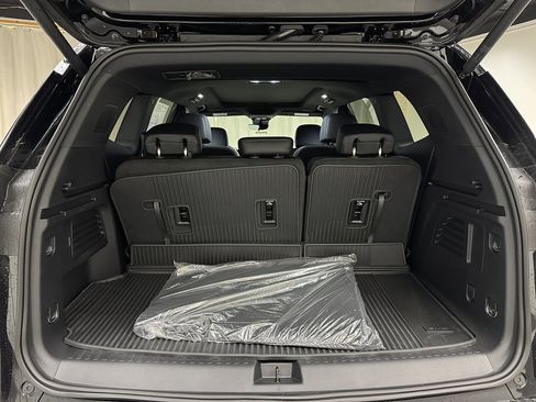 New 2026 GMC Acadia Elevation w/ Elevation Premium Package AWD/4WD image 13