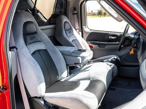 Used 2004 Ford F150 Lightning RWD image 26