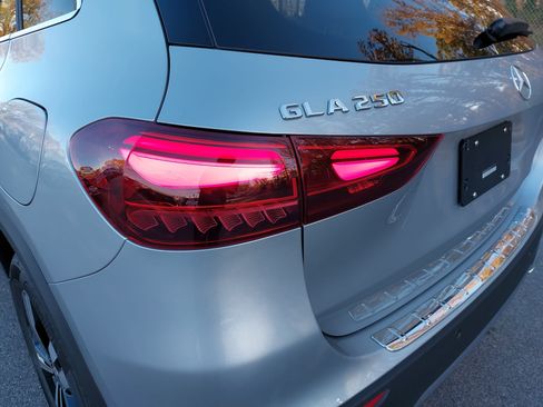 Certified 2025 Mercedes-Benz GLA 250 image 34