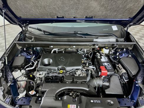 Used 2020 Toyota RAV4 XLE Premium AWD/4WD image 33