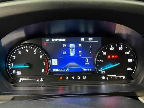 Used 2020 Ford Explorer XLT w/ Equipment Group 202A RWD image 31