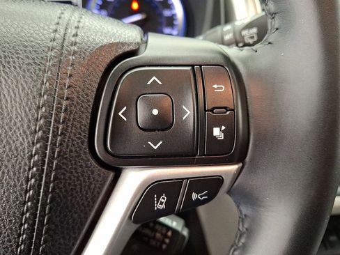 Used 2018 Toyota Highlander XLE AWD/4WD image 18