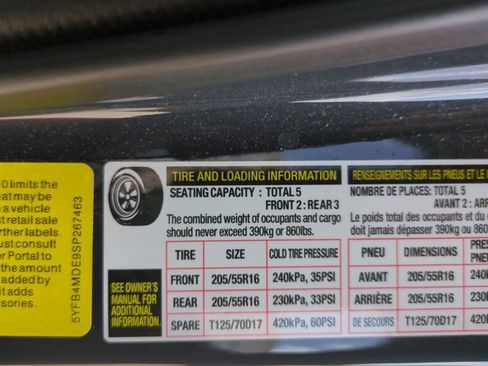 Used 2025 Toyota Corolla LE FWD image 14