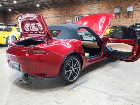 Used 2019 MAZDA MX-5 Miata Grand Touring RWD image 30