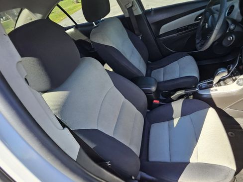 Used 2016 Chevrolet Cruze LS image 16