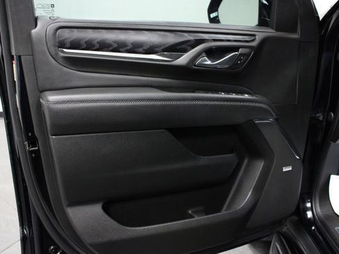 Used 2023 GMC Yukon XL Denali image 11