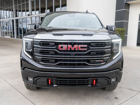 Used 2024 GMC Sierra 1500 AT4 w/ Technology Package image 2