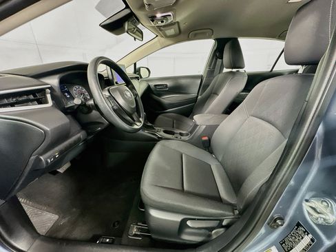Used 2025 Toyota Corolla LE FWD image 13