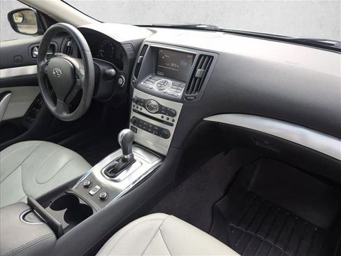 Used 2015 INFINITI Q60 Convertible w/ Premium Package image 24