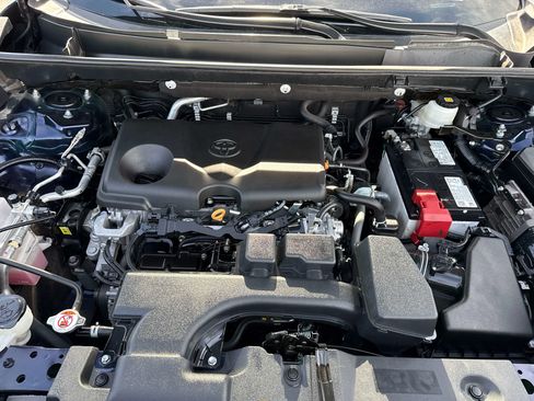 Used 2024 Toyota RAV4 XLE AWD/4WD image 9