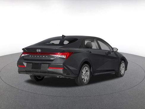 Used 2026 Hyundai Elantra Hybrid FWD image 2