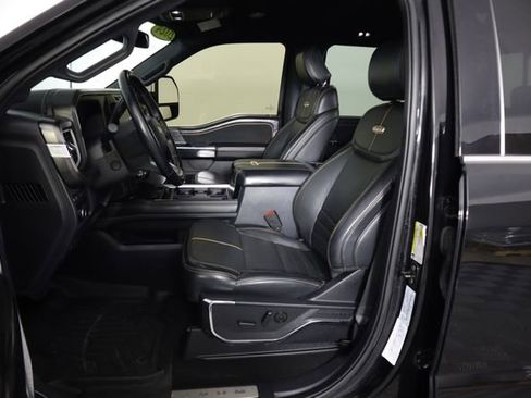Used 2024 Ford F250 Platinum w/ FX4 Off-Road Package AWD/4WD image 38