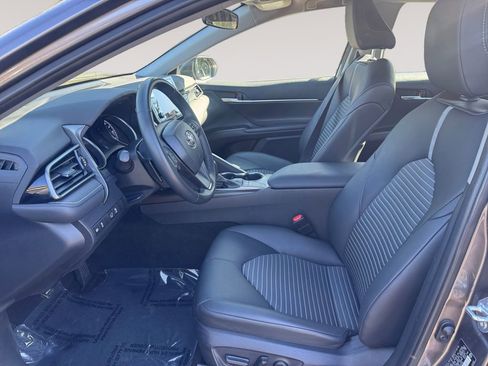 Used 2024 Toyota Camry SE image 9