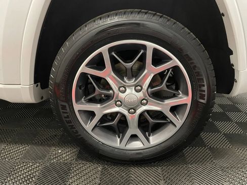 Used 2020 Jeep Grand Cherokee Overland AWD/4WD image 13