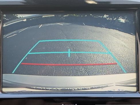 Used 2020 Toyota Camry SE FWD image 20